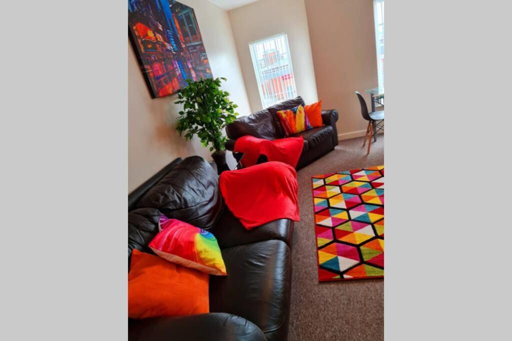 Ample Comforts, Centrally Located, Town Centre Warrington  Exterior photo
